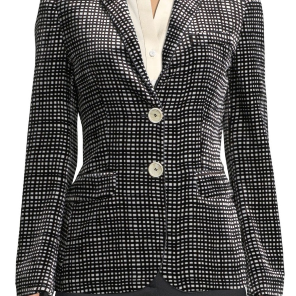 Blazer - Picture 4 of 5